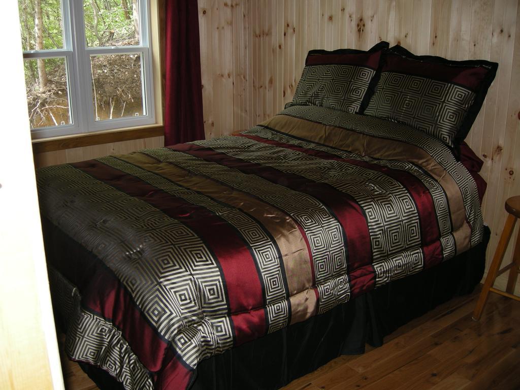 Chalet des Noisetiers Tadoussac Chambre photo