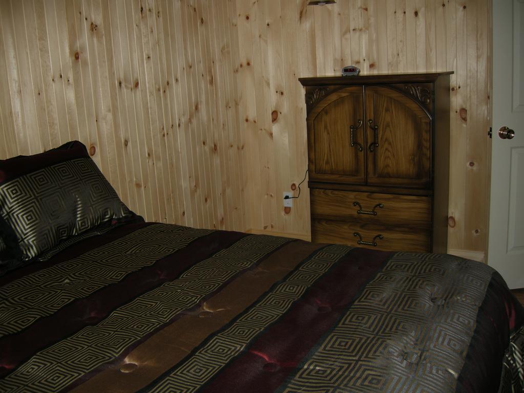 Chalet des Noisetiers Tadoussac Chambre photo
